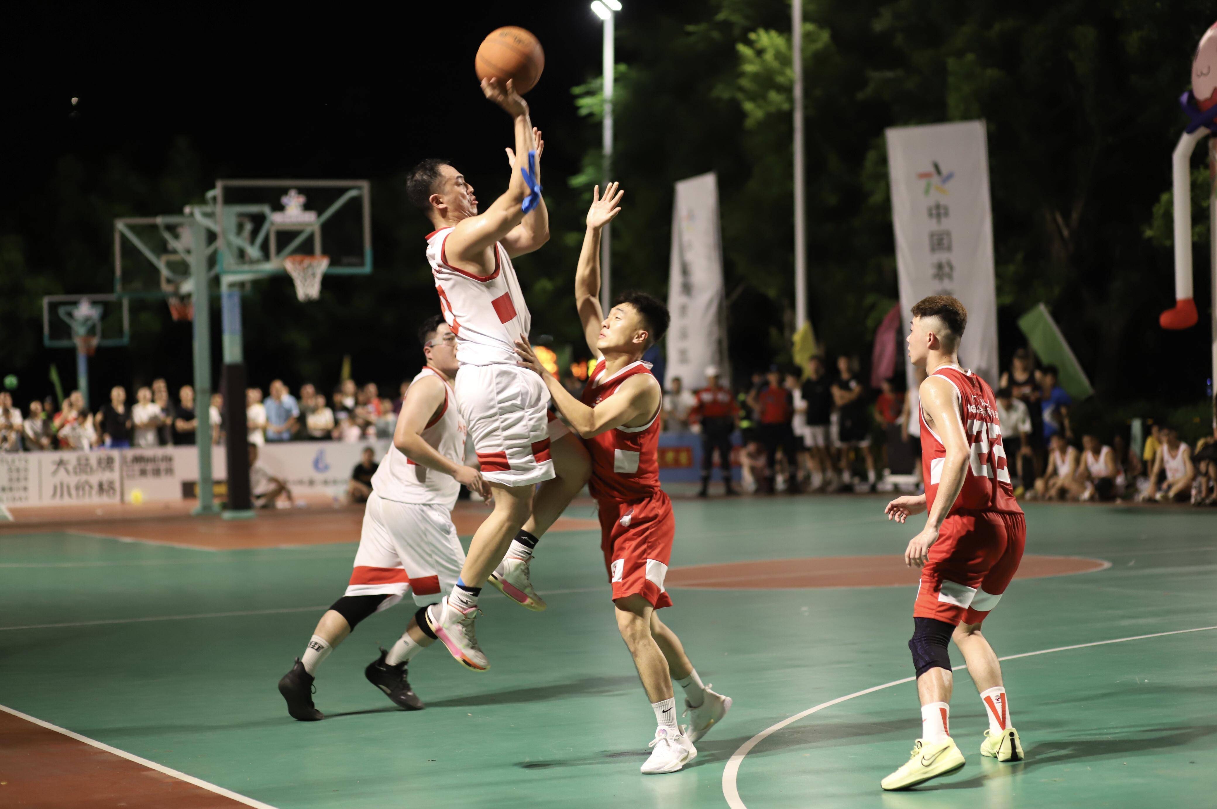 包含中国篮球职业赛场上的精彩瞬间让人回味无穷的词条